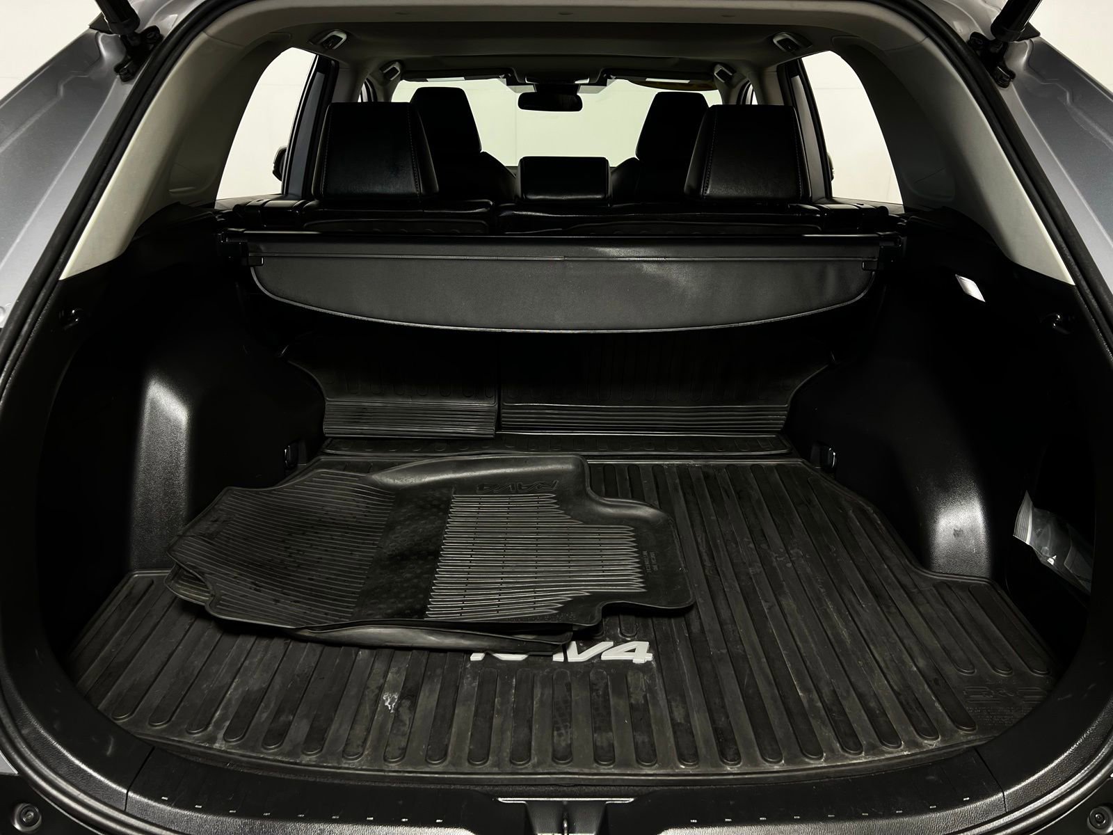 Certified 2022 Toyota RAV4 XLE Premium image 25