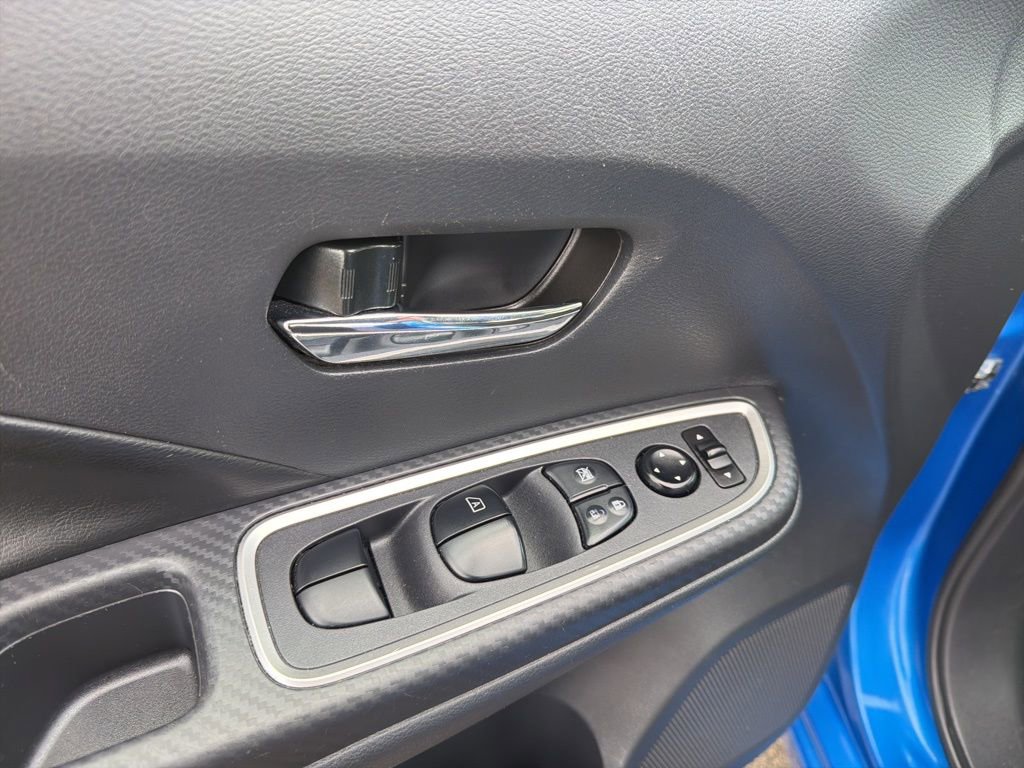Used 2024 Nissan Versa SR FWD image 13
