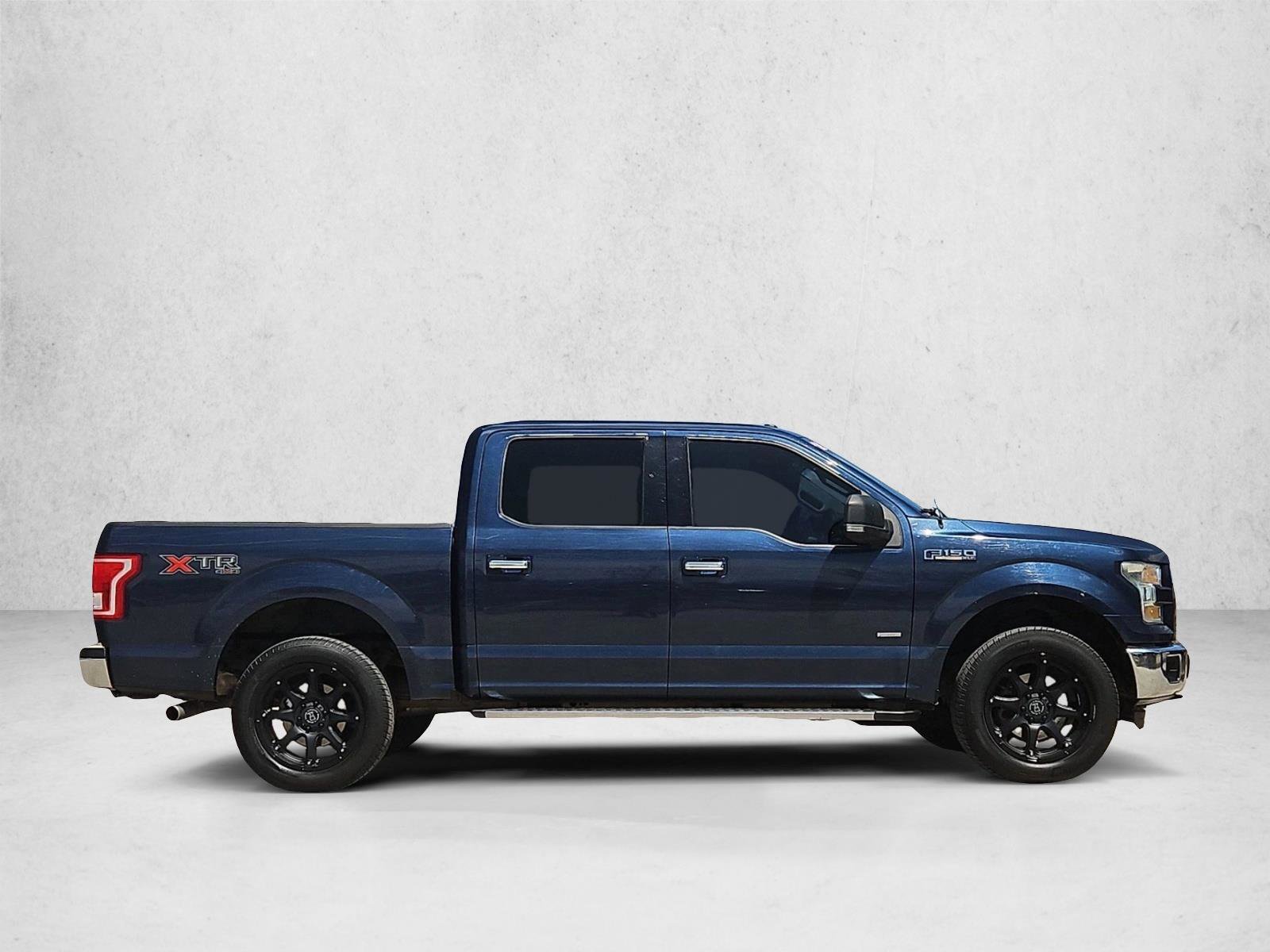 Used 2016 Ford F150 XLT w/ Equipment Group 302A Luxury AWD/4WD image 4