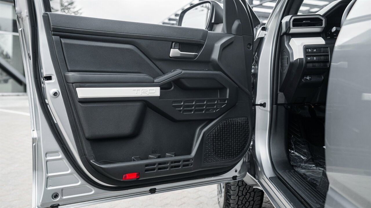 Used 2024 Toyota Tacoma TRD Off-Road image 22