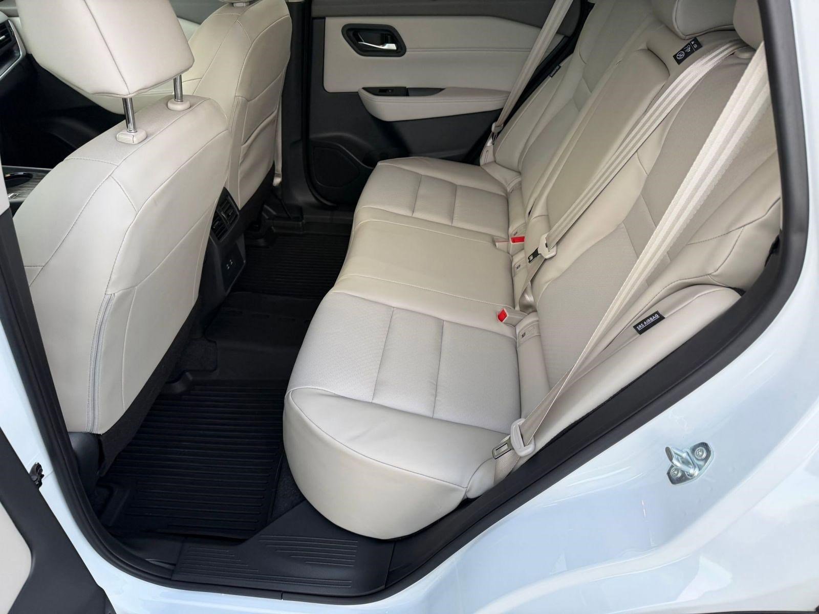 Used 2026 Nissan Rogue SV w/ SV Premium Package image 14