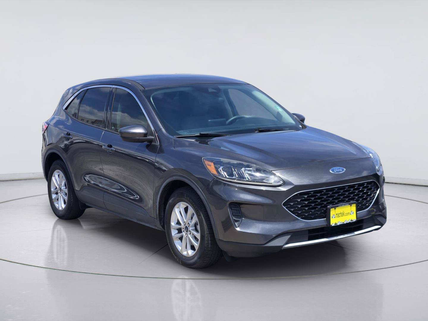 Used 2020 Ford Escape SE FWD image 3