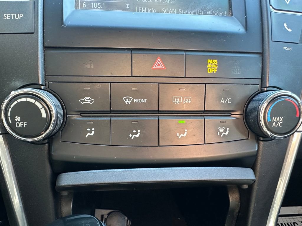 Used 2015 Toyota Camry SE image 18