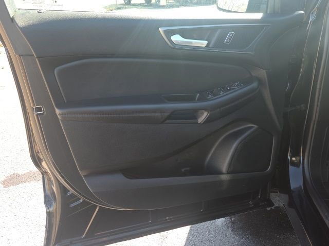 Certified 2024 Ford Edge SE w/ Black Appearance Package image 27