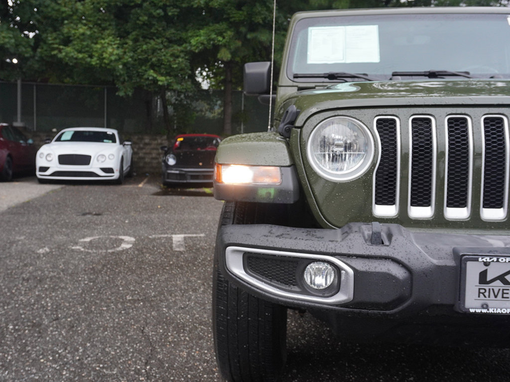 Used 2022 Jeep Wrangler Unlimited Sahara AWD/4WD image 10