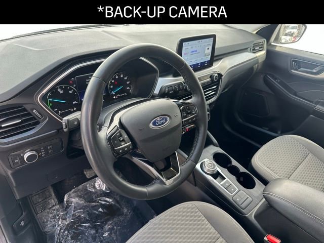 Used 2022 Ford Escape SE w/ Cold Weather Package image 3