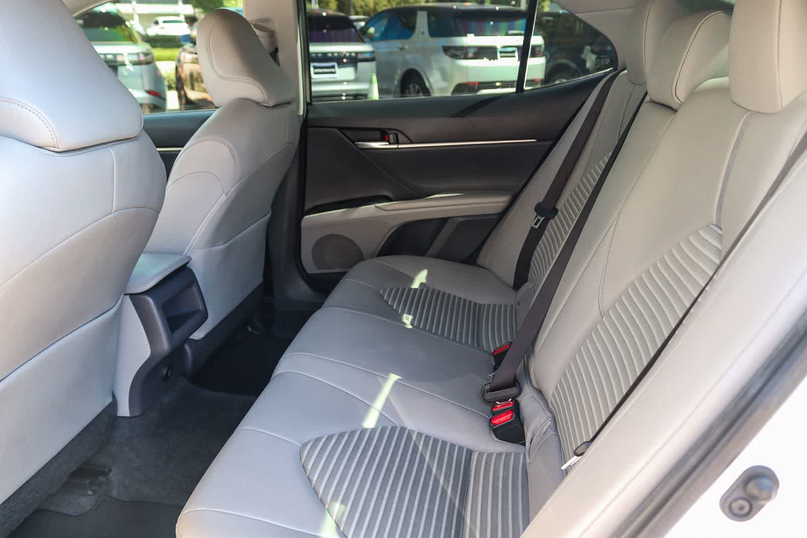 Used 2018 Toyota Camry SE FWD image 15