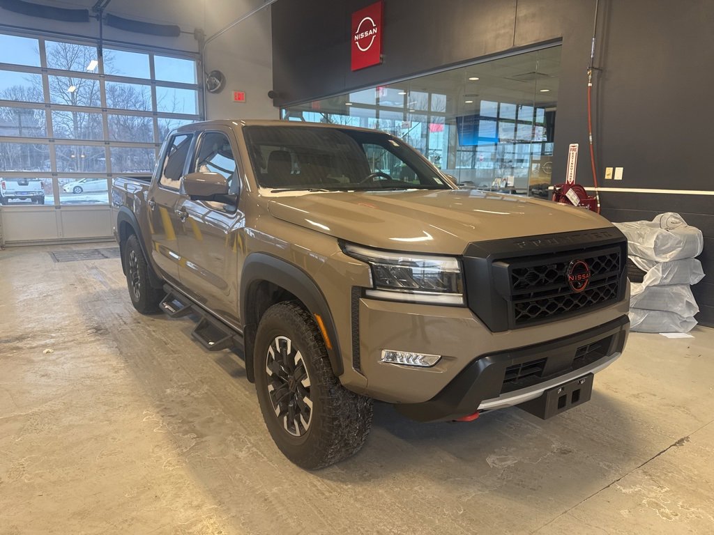 Used 2022 Nissan Frontier PRO-4X image 2