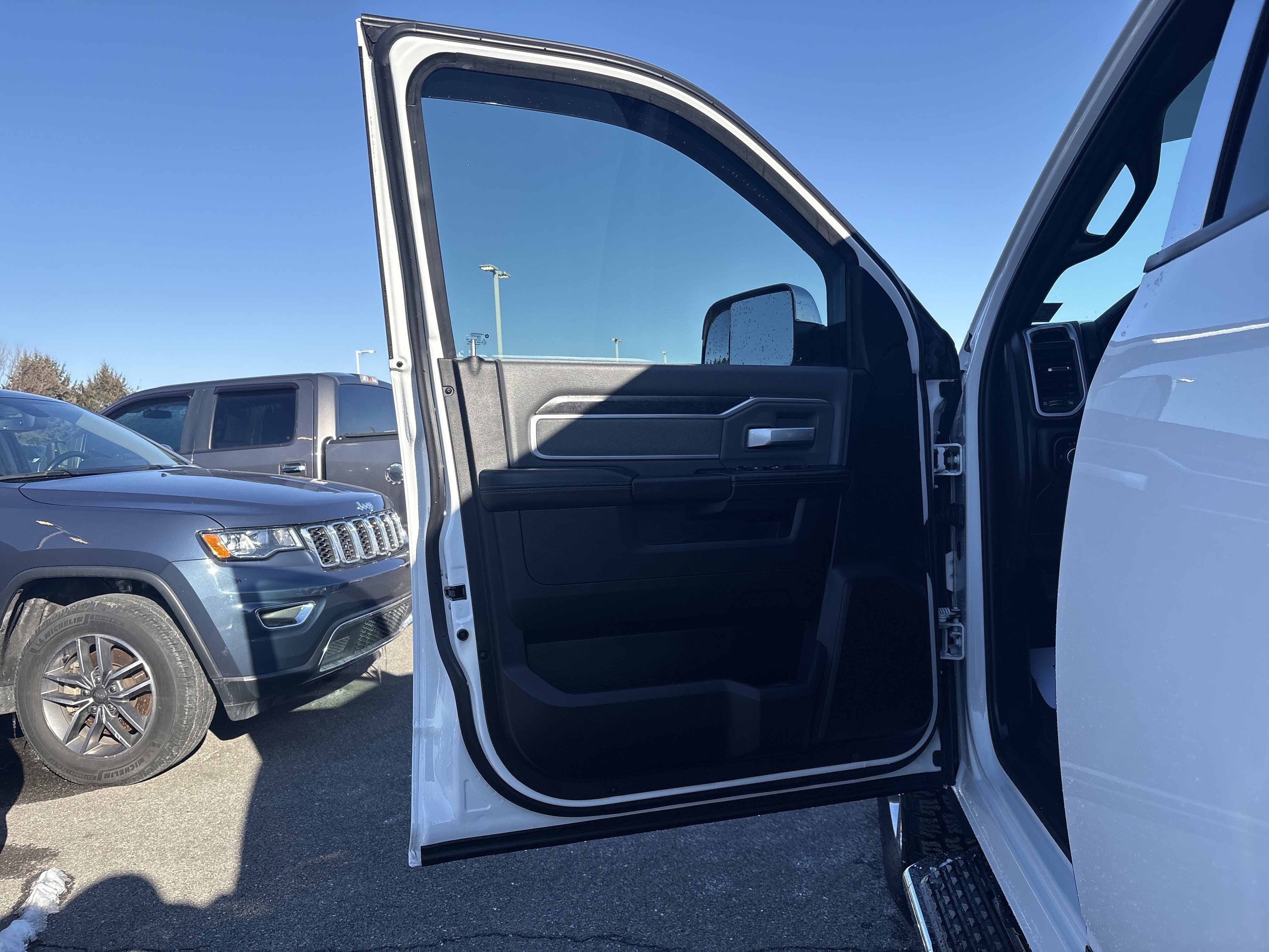 Used 2022 RAM 2500 Big Horn w/ Level C Equiment Group image 13