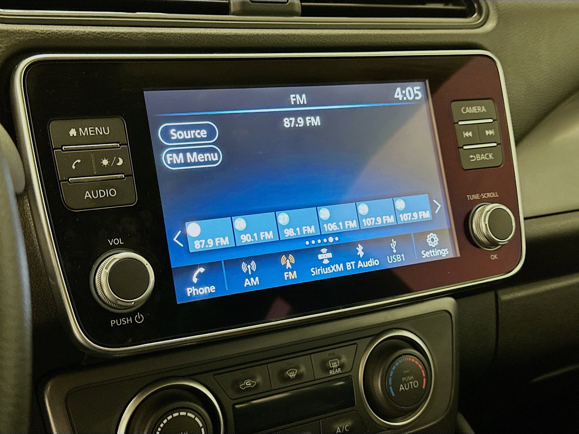 Used 2024 Nissan Leaf S image 21