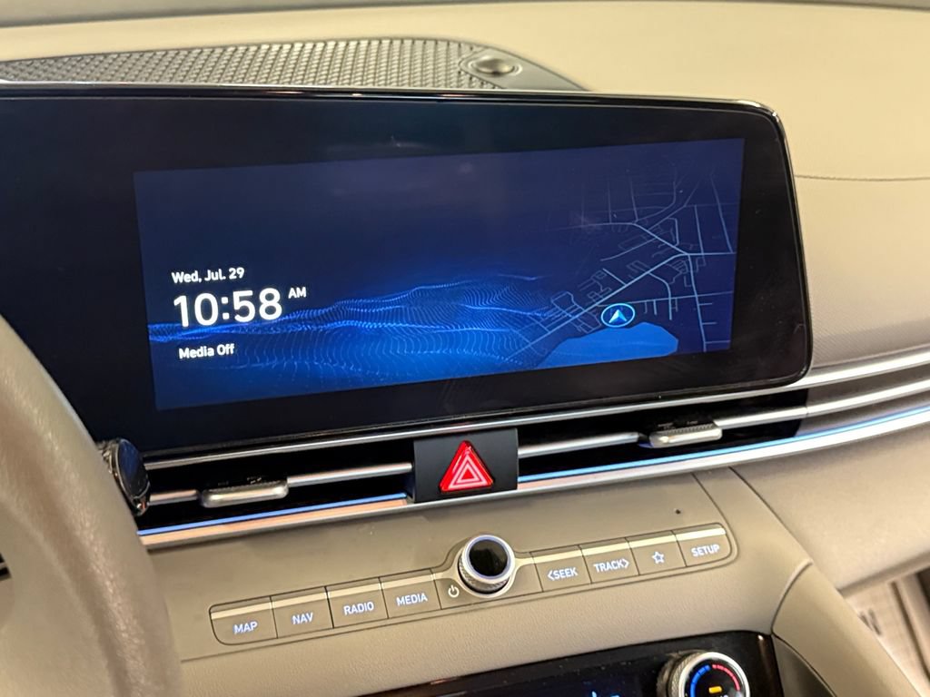Certified 2024 Hyundai Elantra SEL FWD image 22