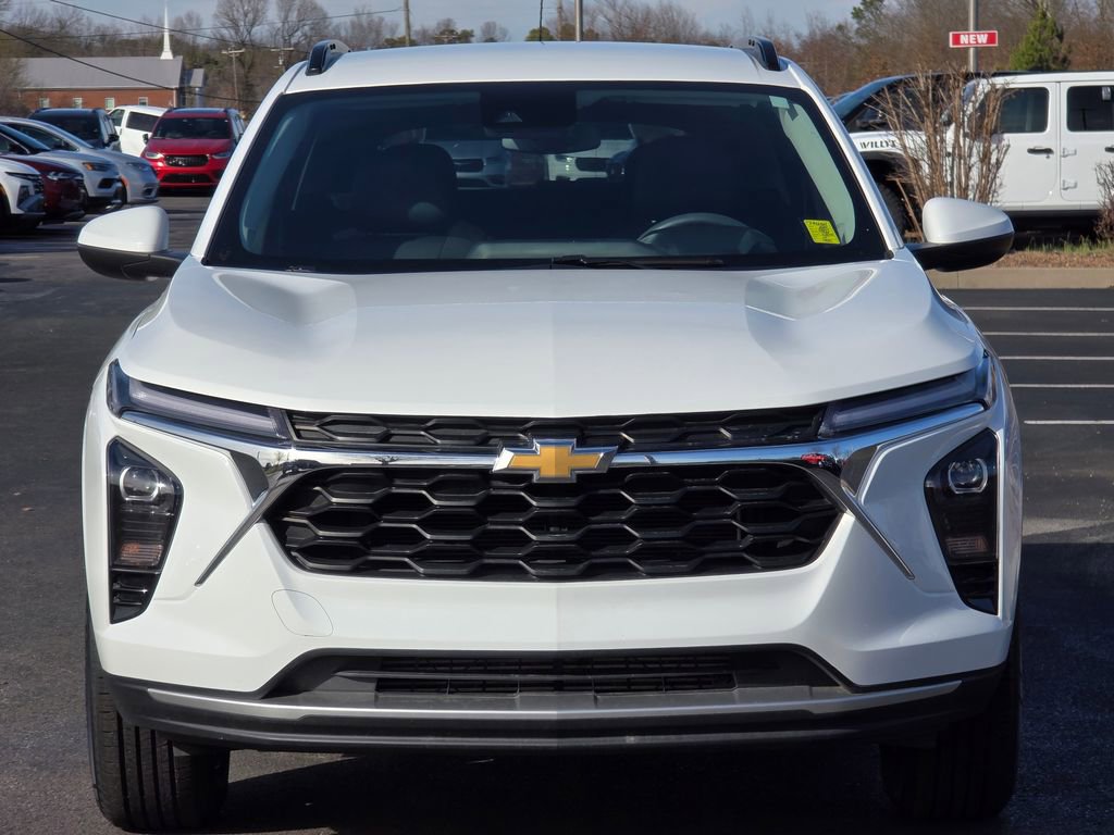 Used 2024 Chevrolet Trax LT image 3