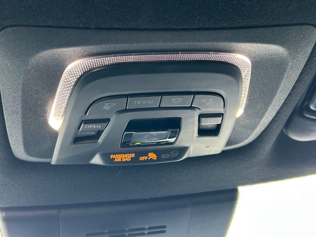 Used 2024 Toyota Corolla Cross XSE image 19