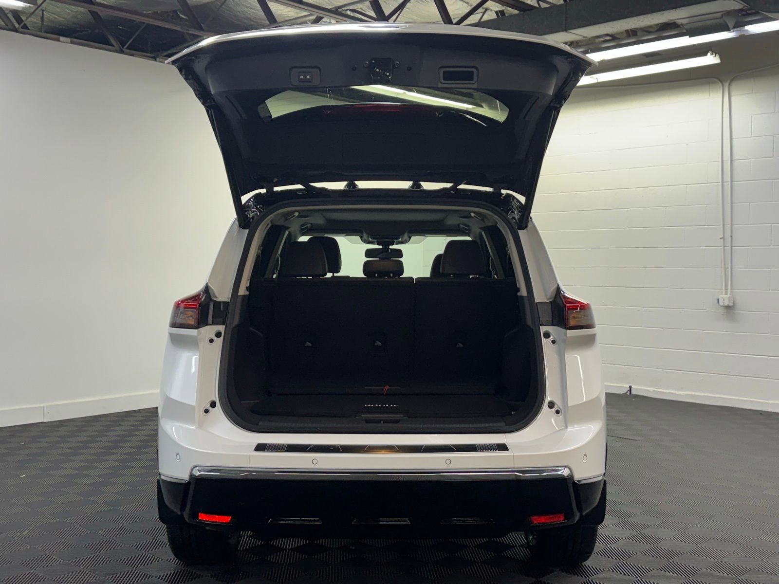 New 2025 Nissan Rogue Platinum w/ Tech Package image 34