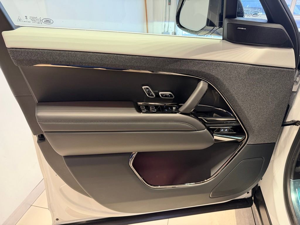 New 2025 Land Rover Range Rover Sport Dynamic SE AWD/4WD image 26