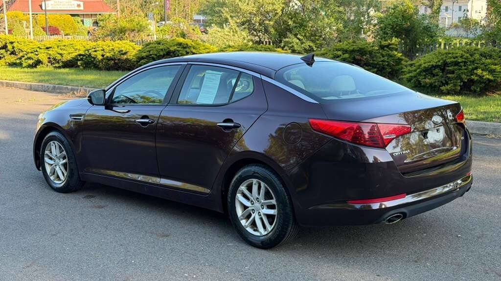 Used 2012 Kia Optima LX FWD image 5