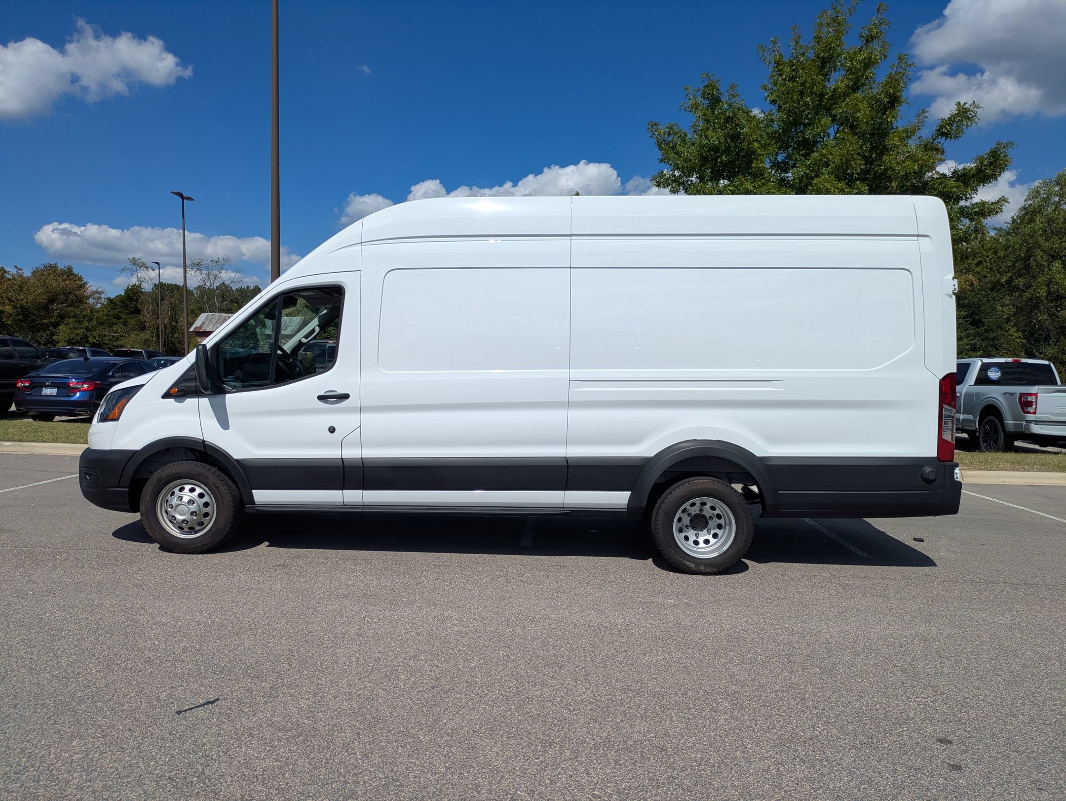 Used 2025 Ford Transit 350 148 High Roof Extended DRW RWD image 7