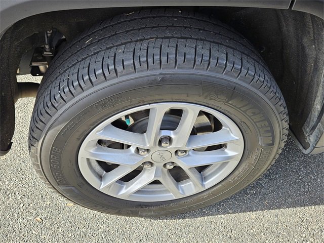 Used 2021 Jeep Grand Cherokee L Laredo w/ Luxury Tech Group I image 15