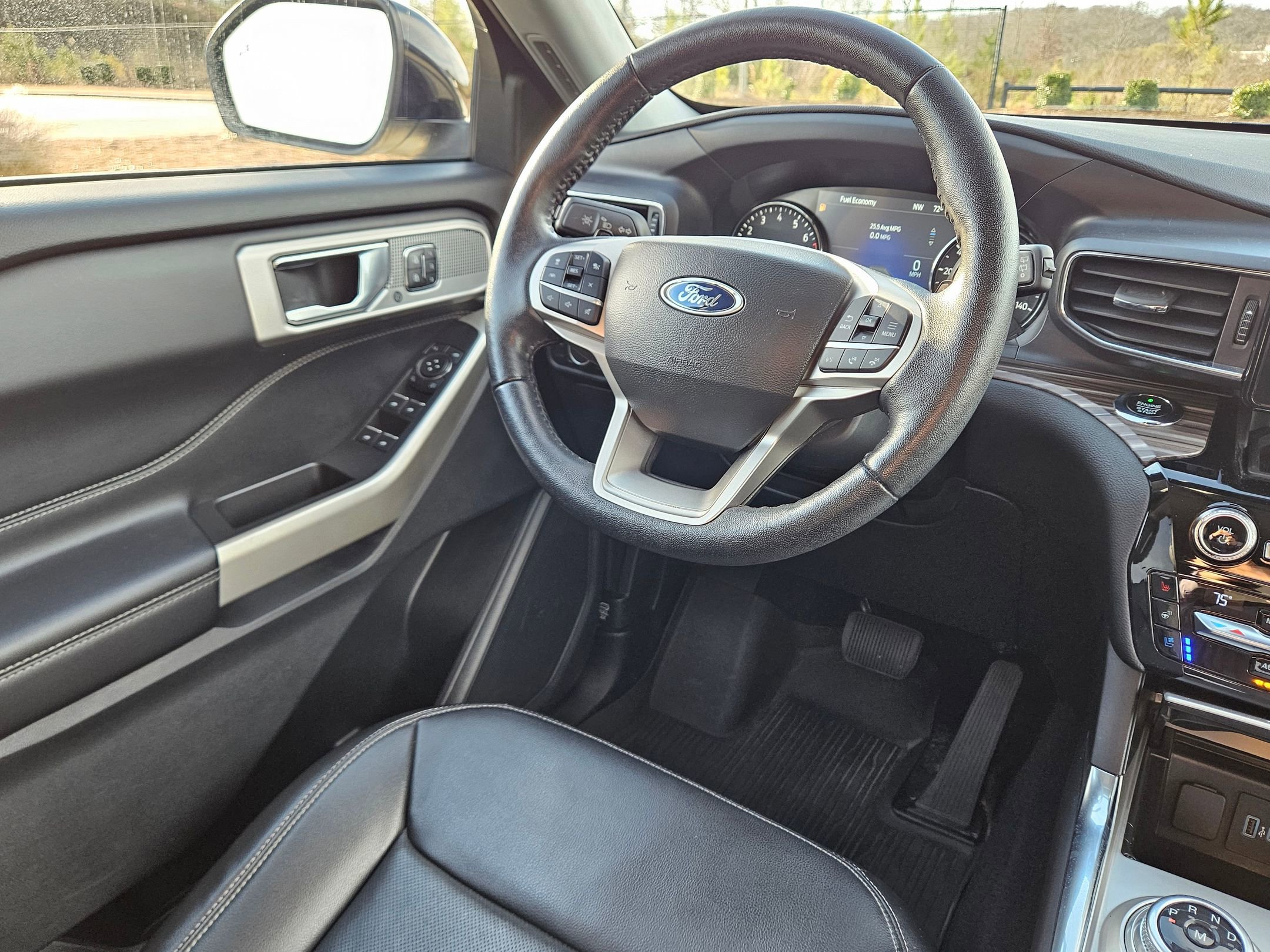 Used 2021 Ford Explorer Limited w/ Equipment Group 301A image 9