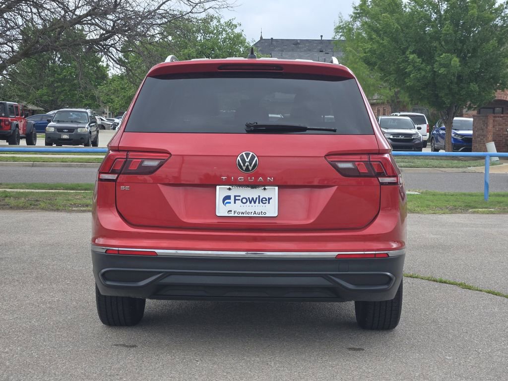 Used 2022 Volkswagen Tiguan SE w/ Panoramic Sunroof Package FWD image 6