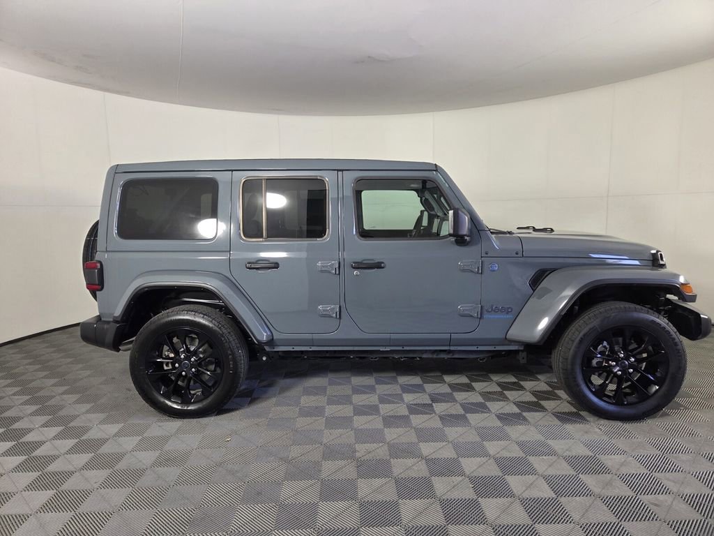 Certified 2025 Jeep Wrangler Sahara w/ Safety Group image 5