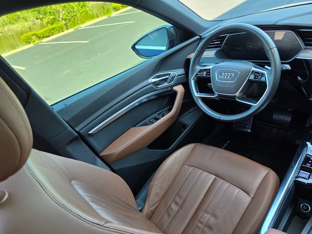 Used 2022 Audi e-tron Premium w/ Towing Package AWD/4WD image 30