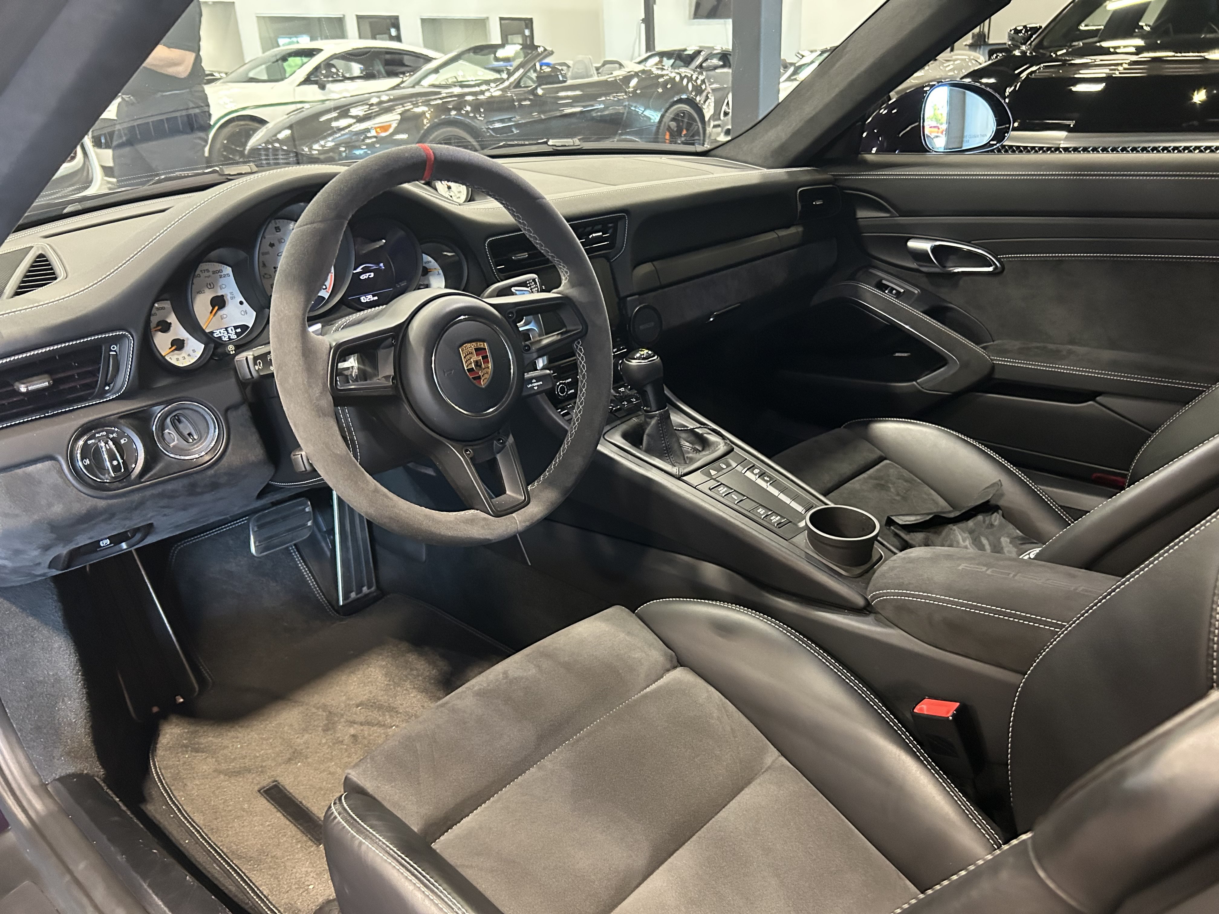 Used 2018 Porsche 911 GT3 RWD image 11