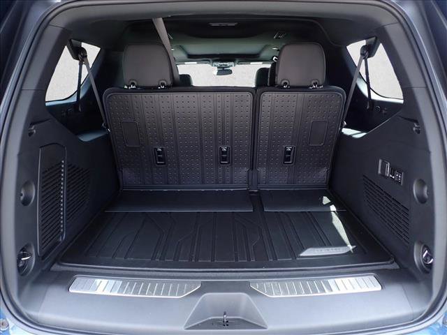 New 2026 Chevrolet Suburban Premier w/ Sun And Tow Package AWD/4WD image 9
