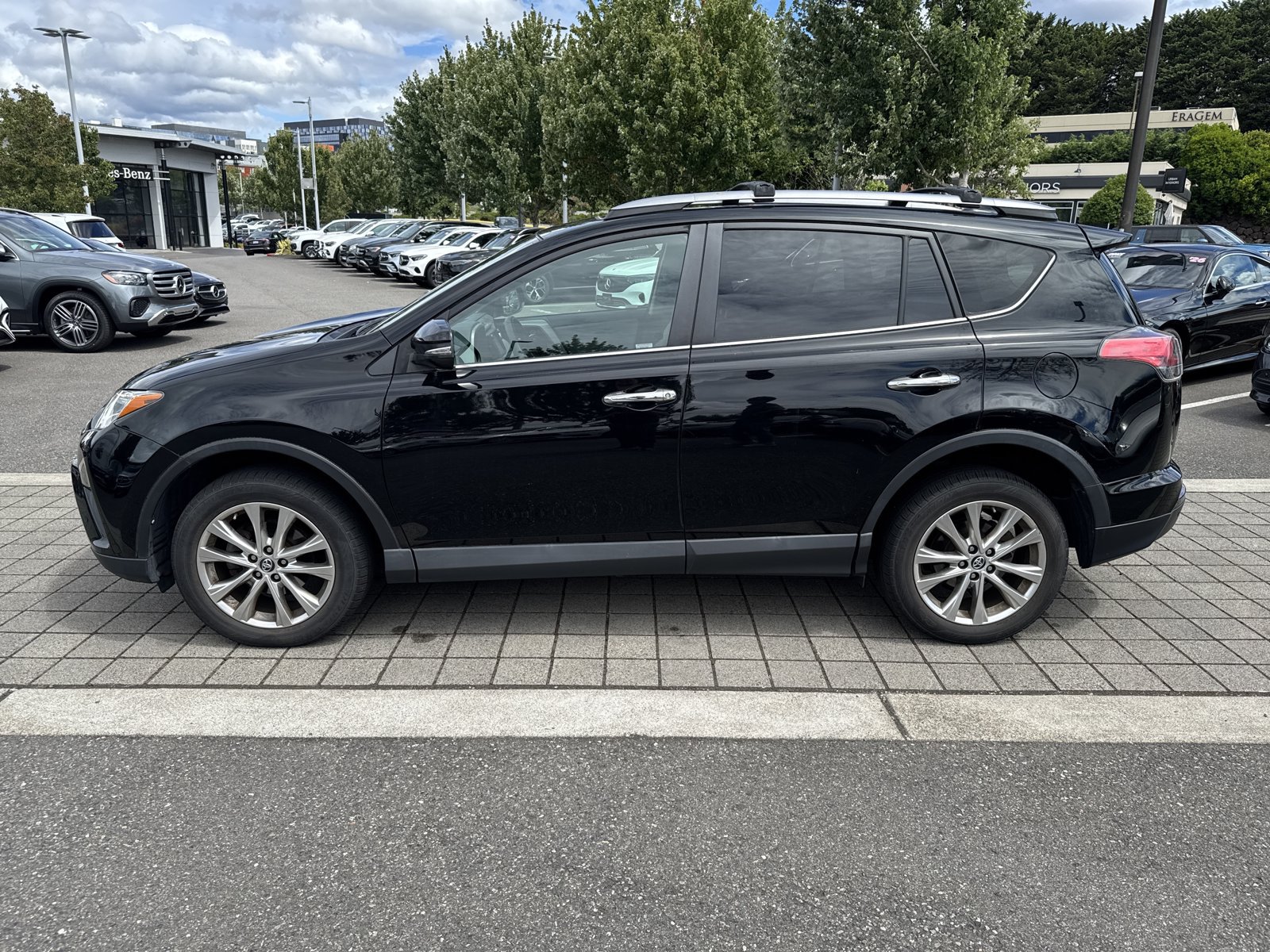 Used 2017 Toyota RAV4 Limited w/ All Weather Liner Package AWD/4WD image 5