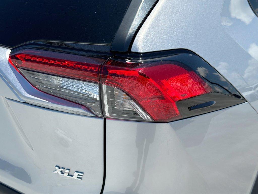 Used 2025 Toyota RAV4 XLE FWD image 27