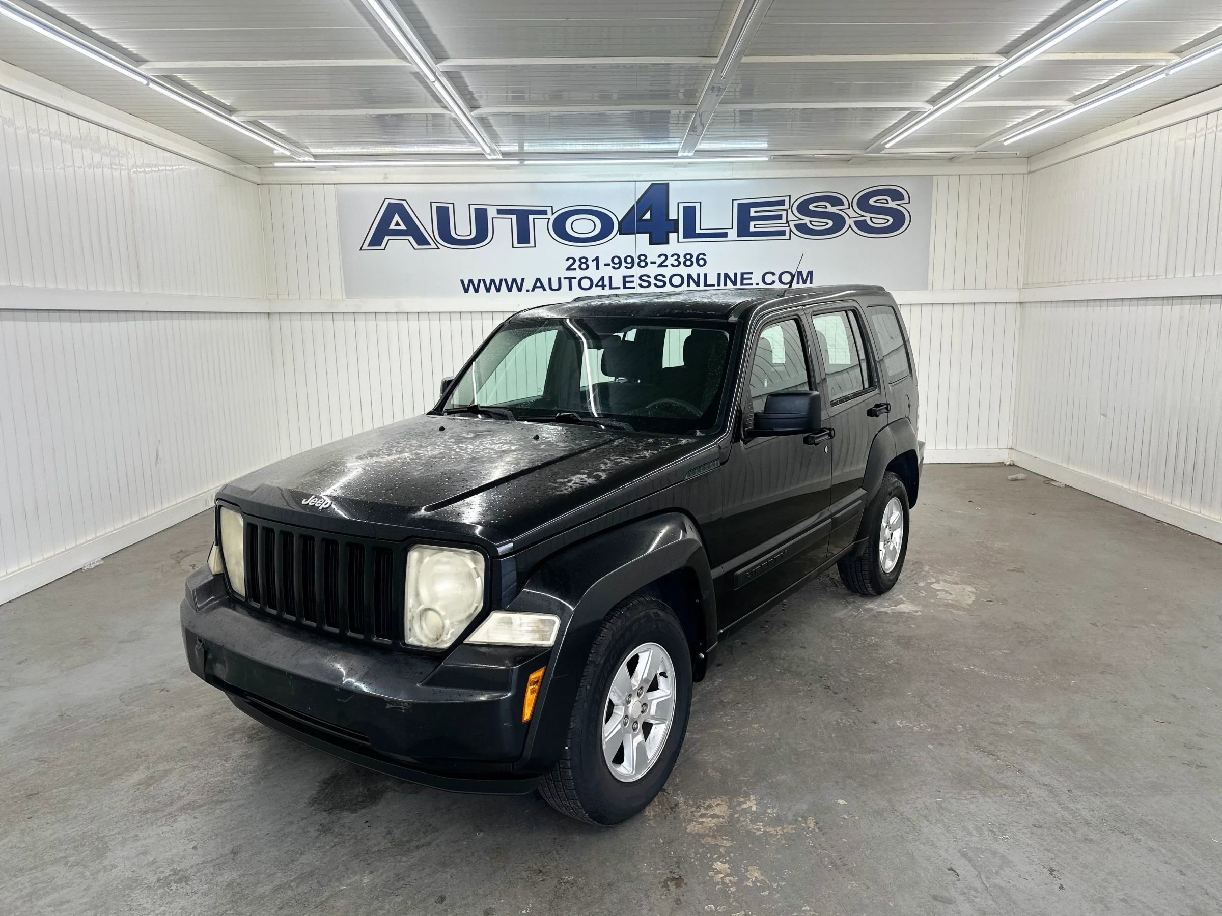 Used 2011 Jeep Liberty Sport image 2