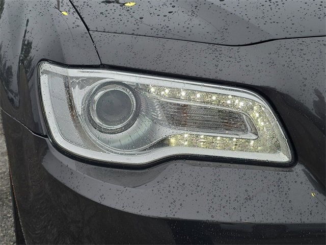 Certified 2019 Chrysler 300 Touring w/ Chrome Appearance Package image 7