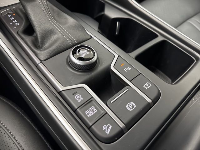 Used 2025 Kia Sorento S image 22
