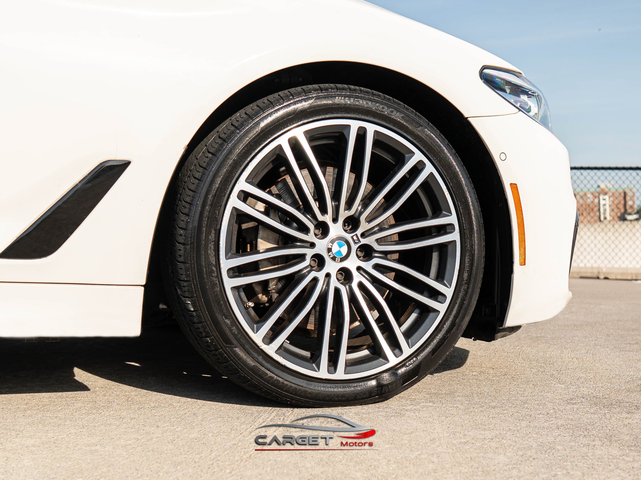 Used 2020 BMW 530i xDrive w/ M Sport Package AWD/4WD image 10