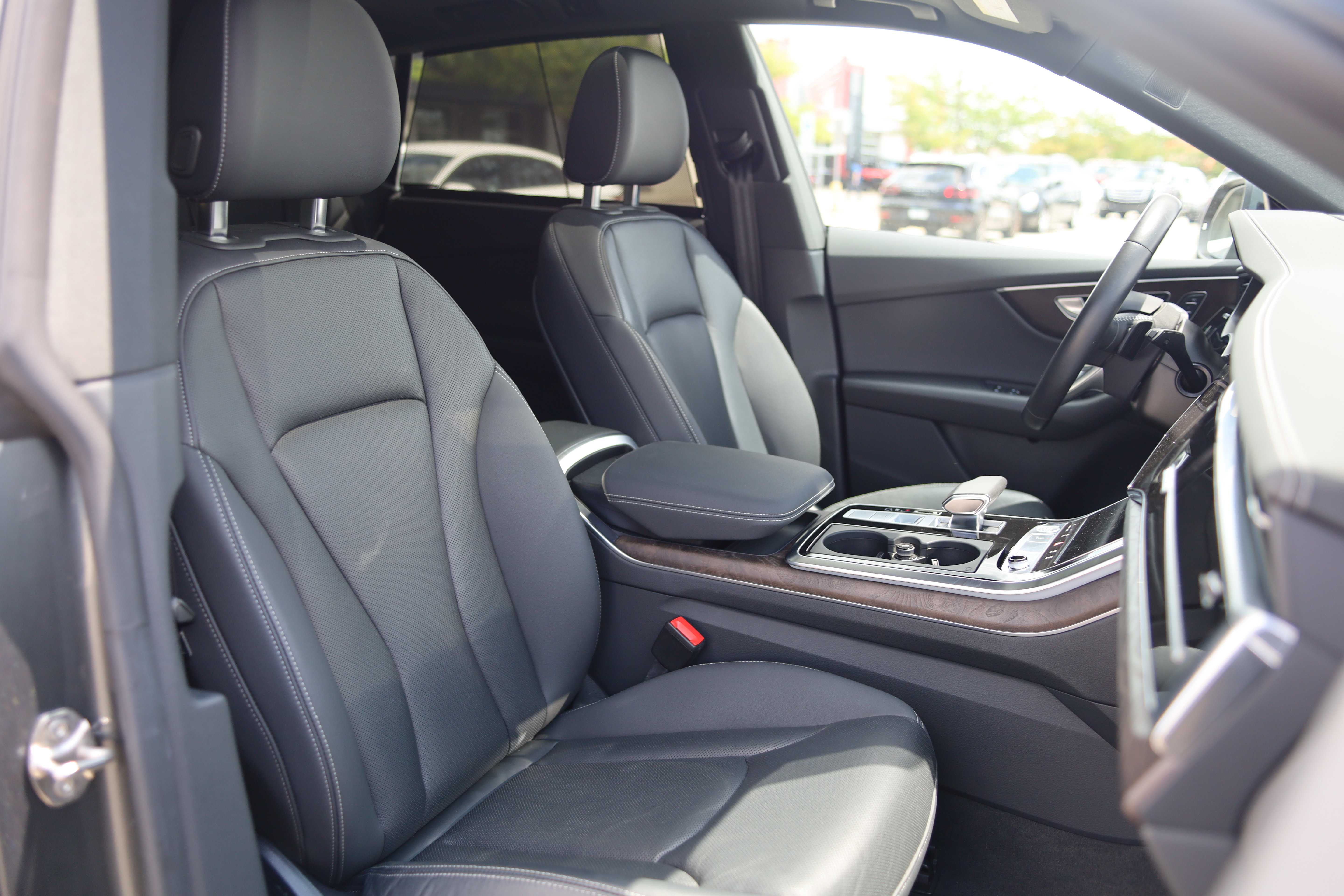 Used 2020 Audi Q8 Prestige w/ Prestige Package AWD/4WD image 45