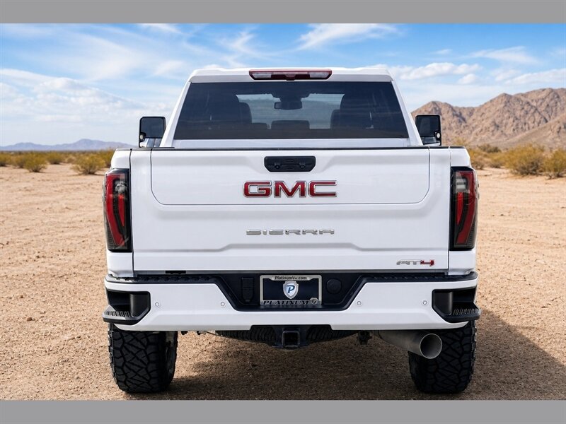 Used 2025 GMC Sierra 2500 AT4 AWD/4WD image 4
