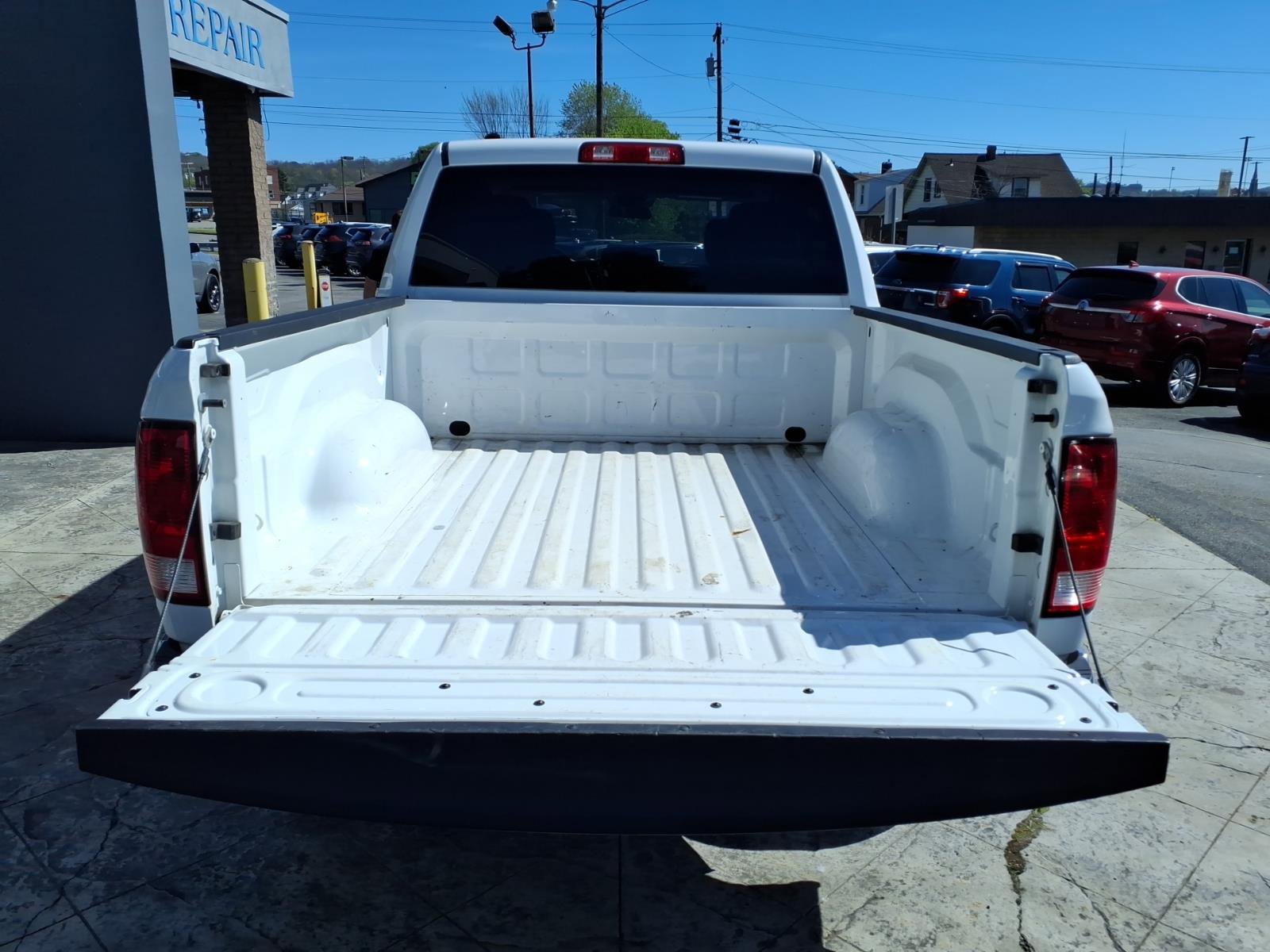 Used 2021 RAM 1500 Classic SLT AWD/4WD image 6