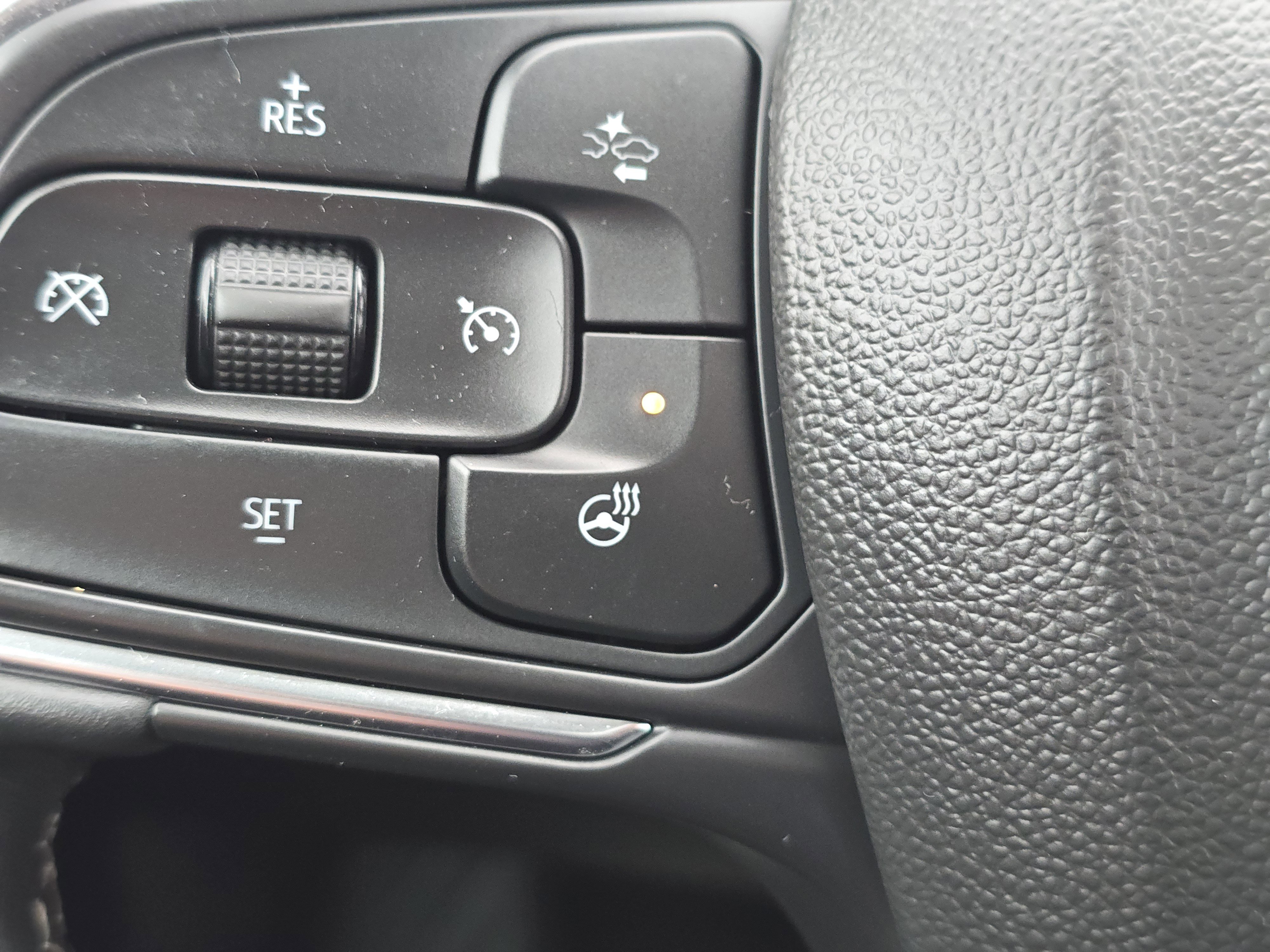 Used 2021 Buick Envision Essence w/ Sport Touring Package AWD/4WD image 26