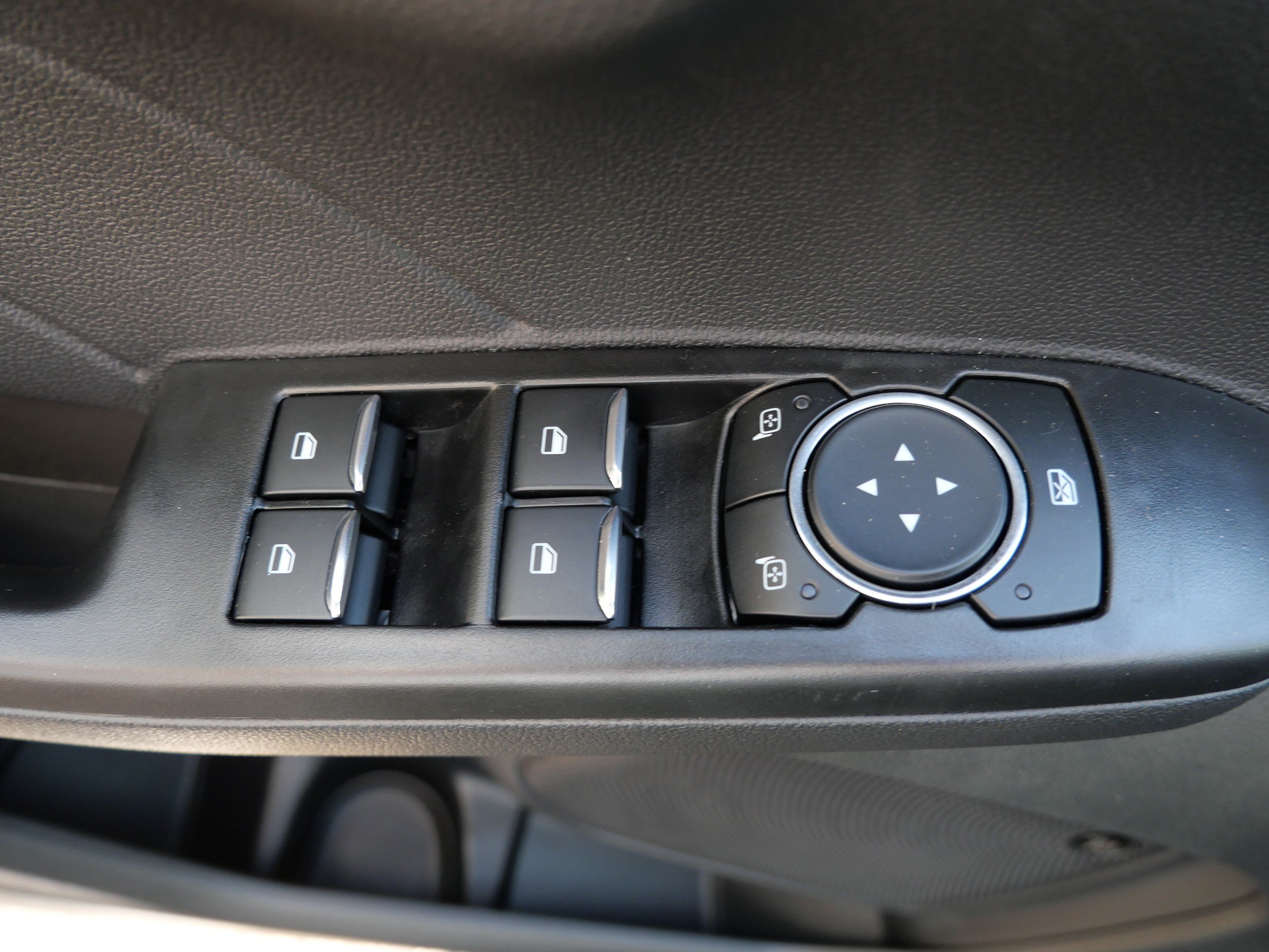 Used 2025 Ford Escape SE w/ PHEV Premium Package FWD image 20