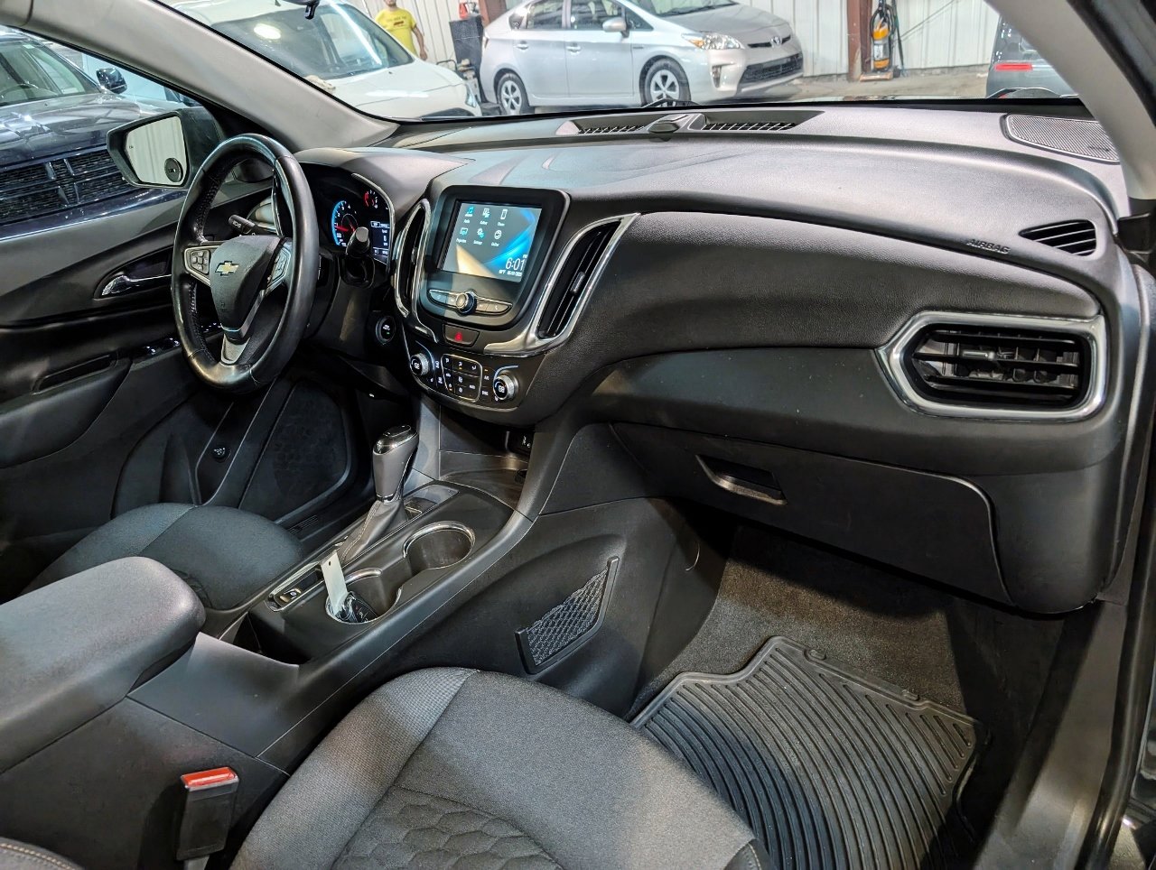 Used 2018 Chevrolet Equinox LT image 28