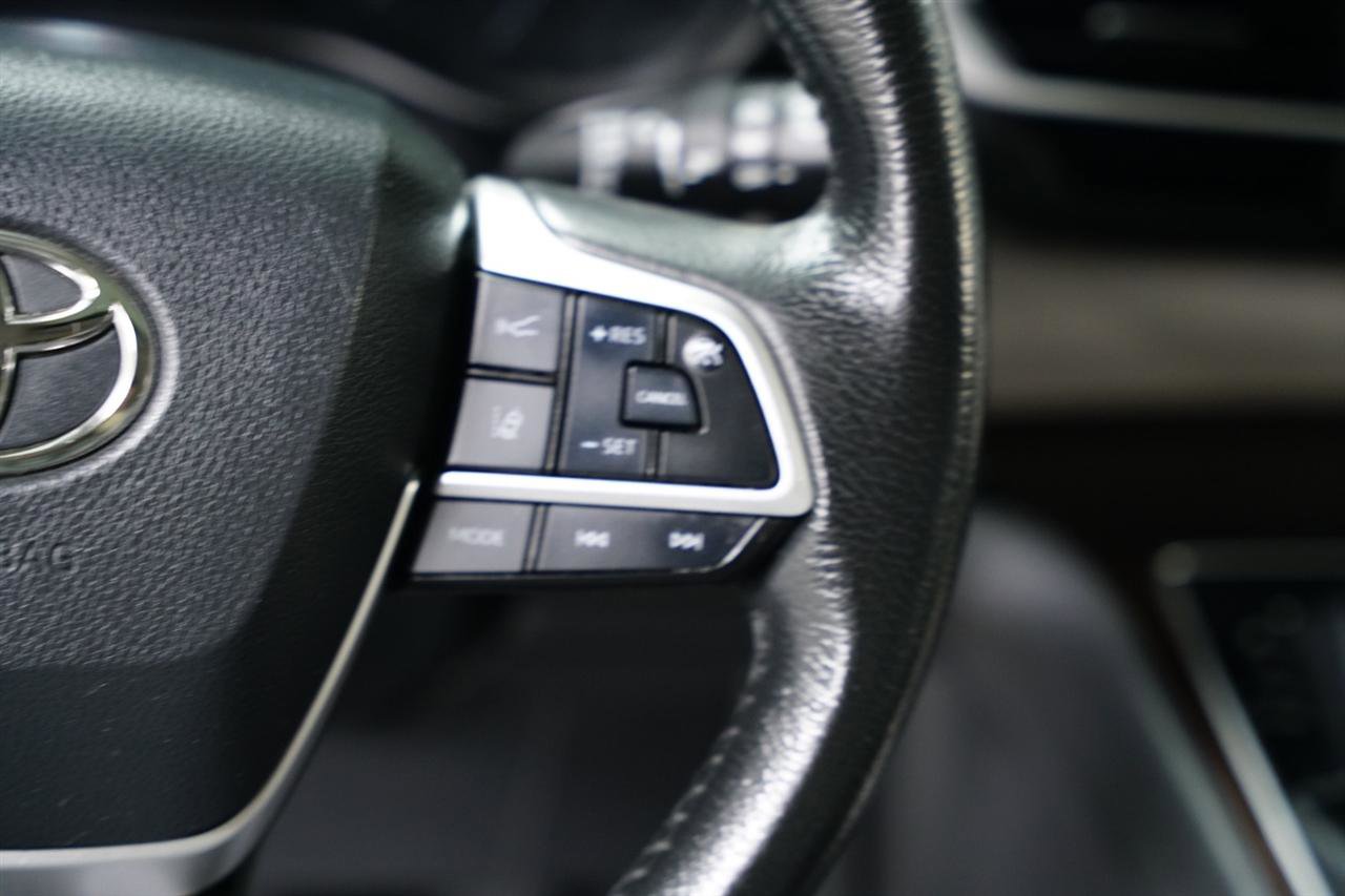 Used 2023 Toyota Sienna XLE image 23