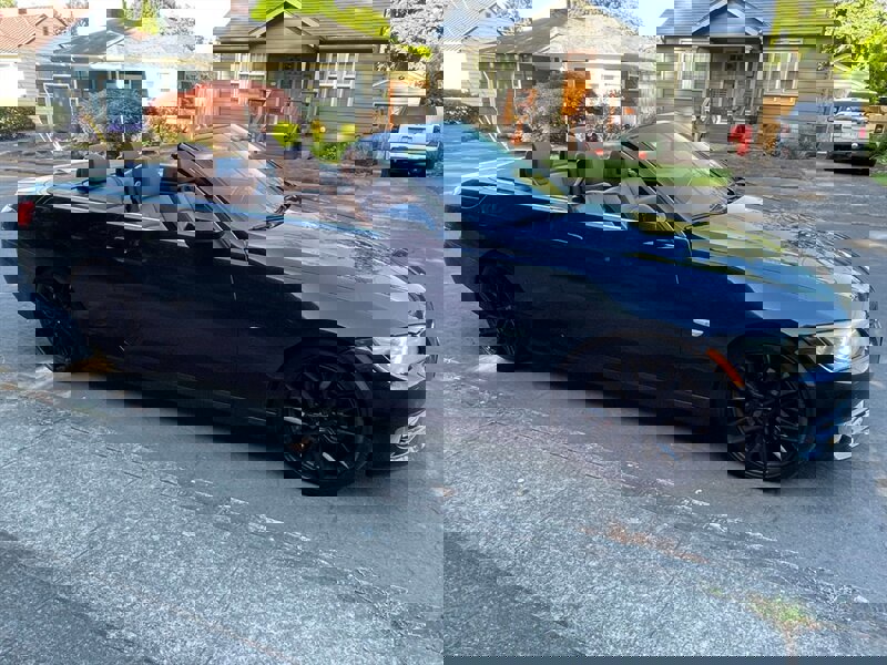 Used 2013 BMW 335i Convertible image 11