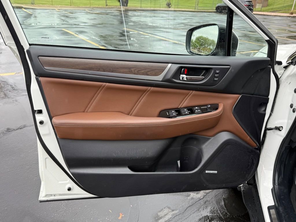 Used 2018 Subaru Outback 3.6R Touring AWD/4WD image 9