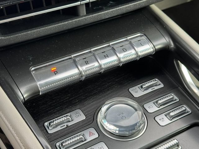 Used 2024 Lincoln Nautilus Reserve AWD/4WD image 19