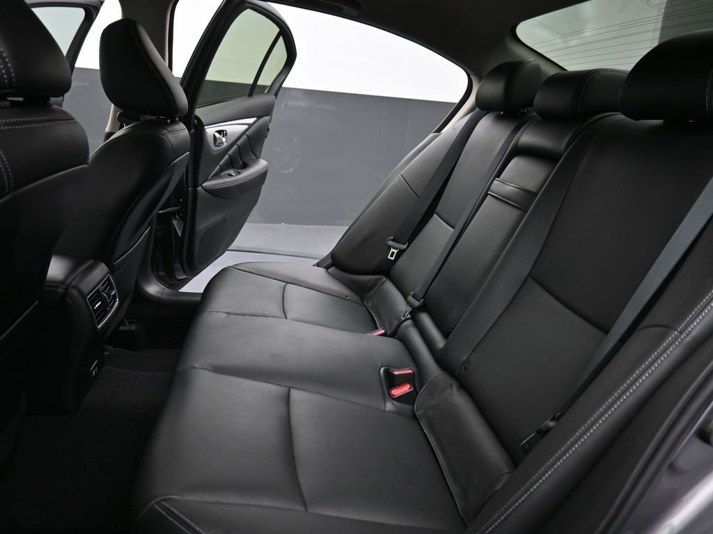 Used 2021 INFINITI Q50 Luxe w/ Seat & Sound Package RWD image 17
