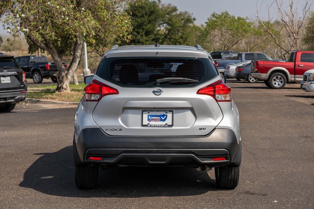 Used 2018 Nissan Kicks SV image 4