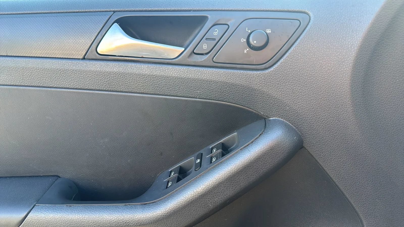 Used 2012 Volkswagen Jetta SE FWD image 20
