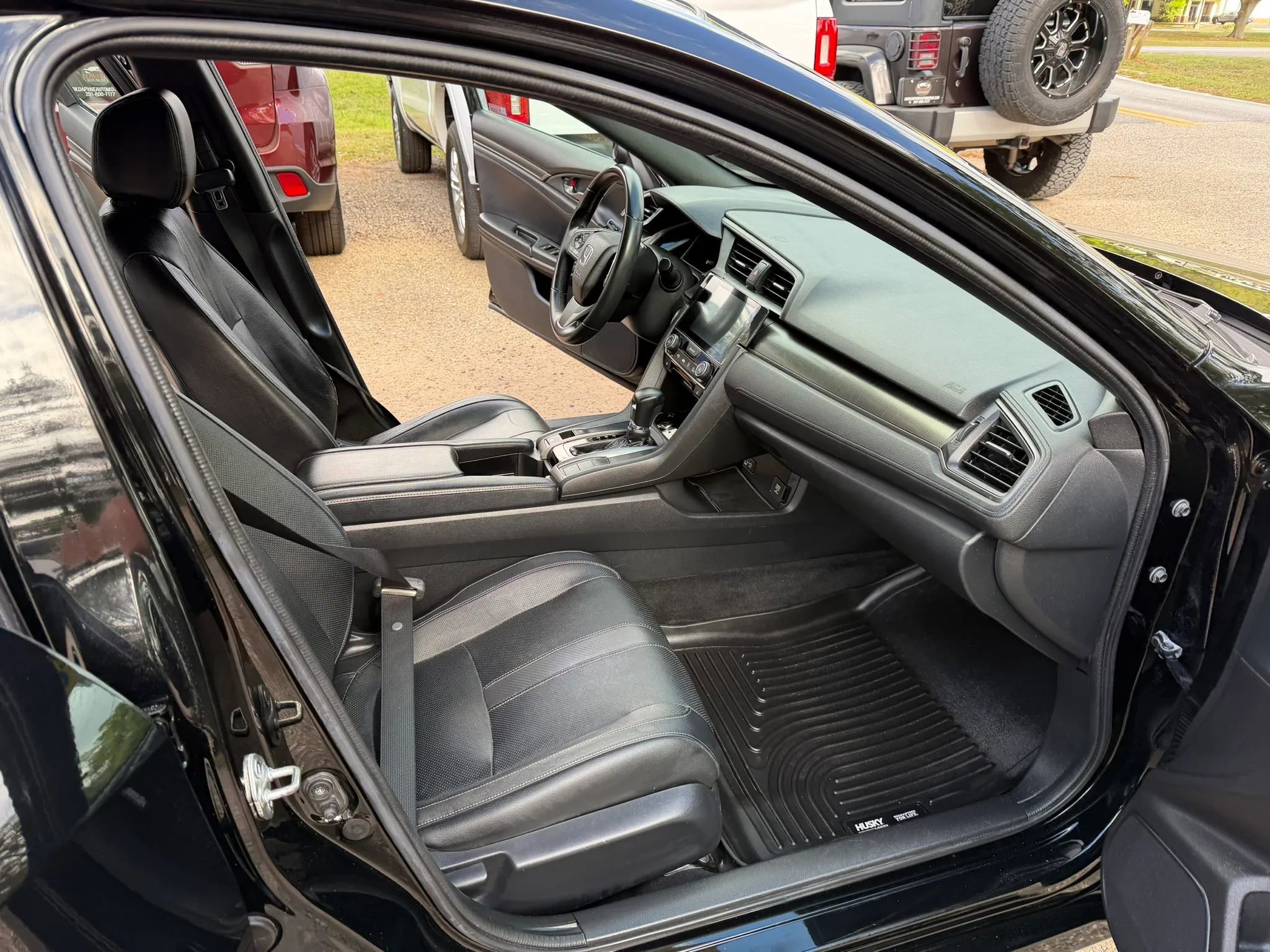 Used 2017 Honda Civic EX-L image 10