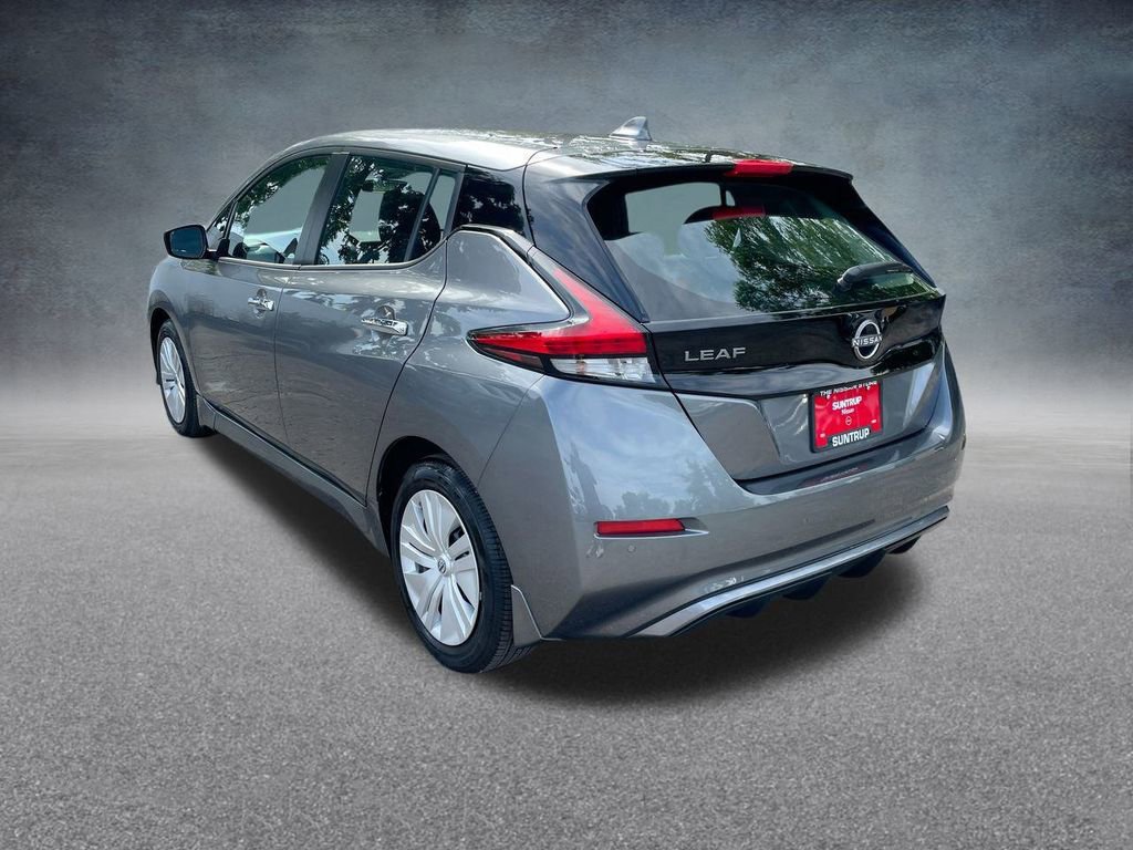 Used 2025 Nissan Leaf S image 14