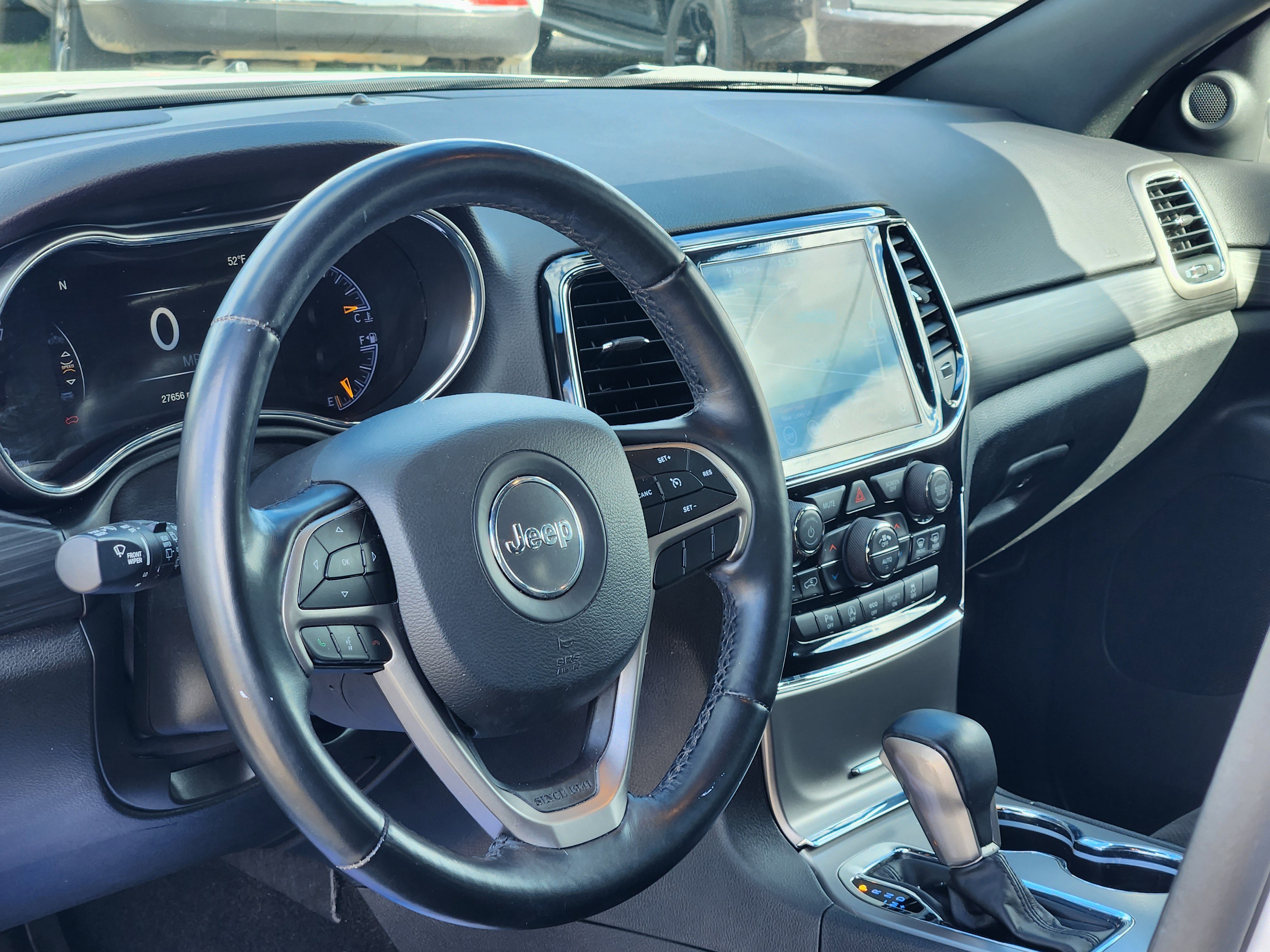 Used 2021 Jeep Grand Cherokee Laredo X image 22